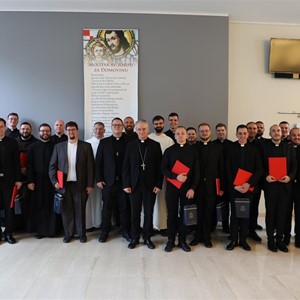 Nadbiskup Kutleša đakonima dodijelio diplome o postignutoj svećeničkoj spremi